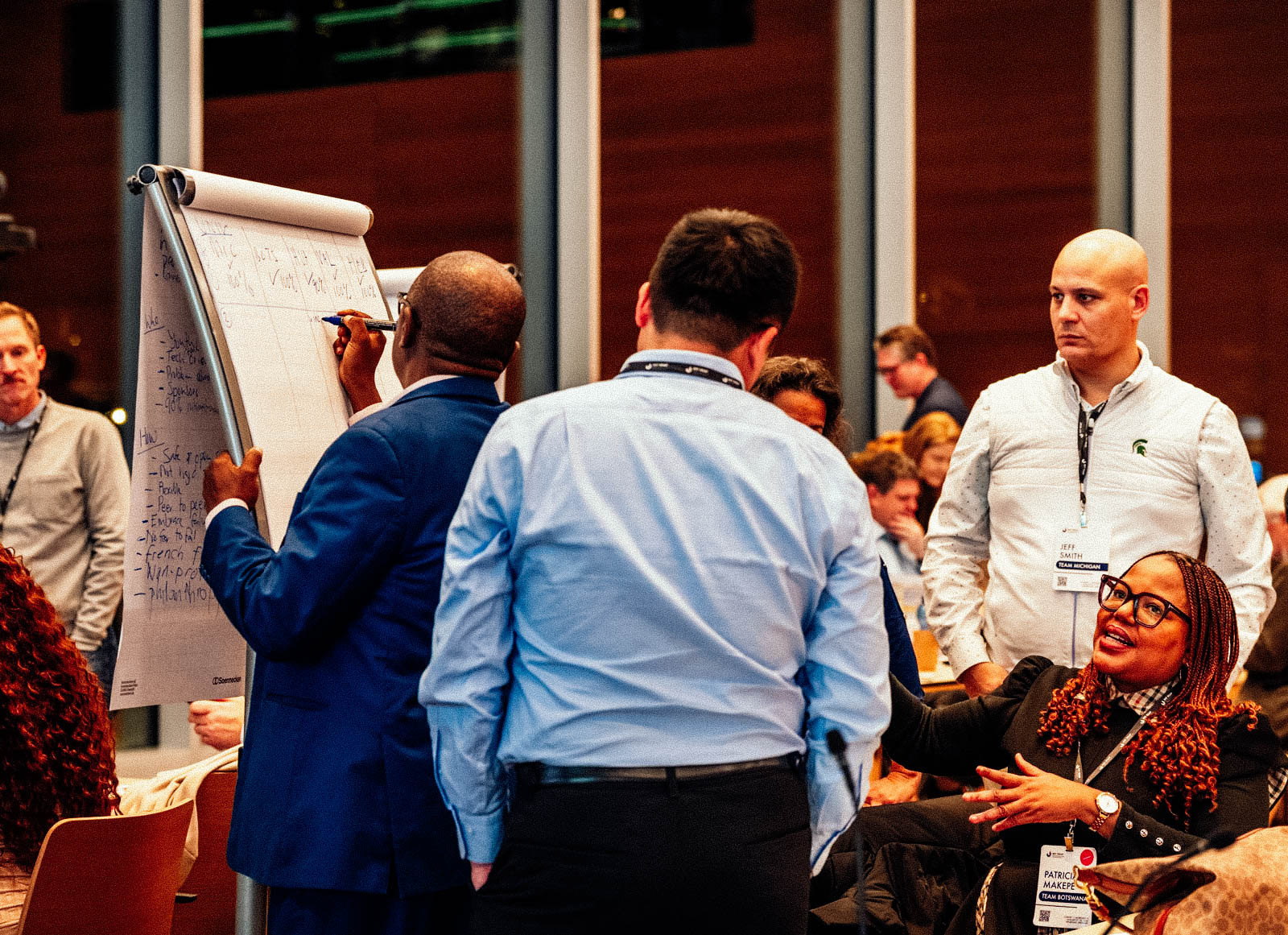 Wie steigert man die Innovationsfähigkeit einer Region? Beim Workshop von MIT REAP lernen die Gäste voneinander.